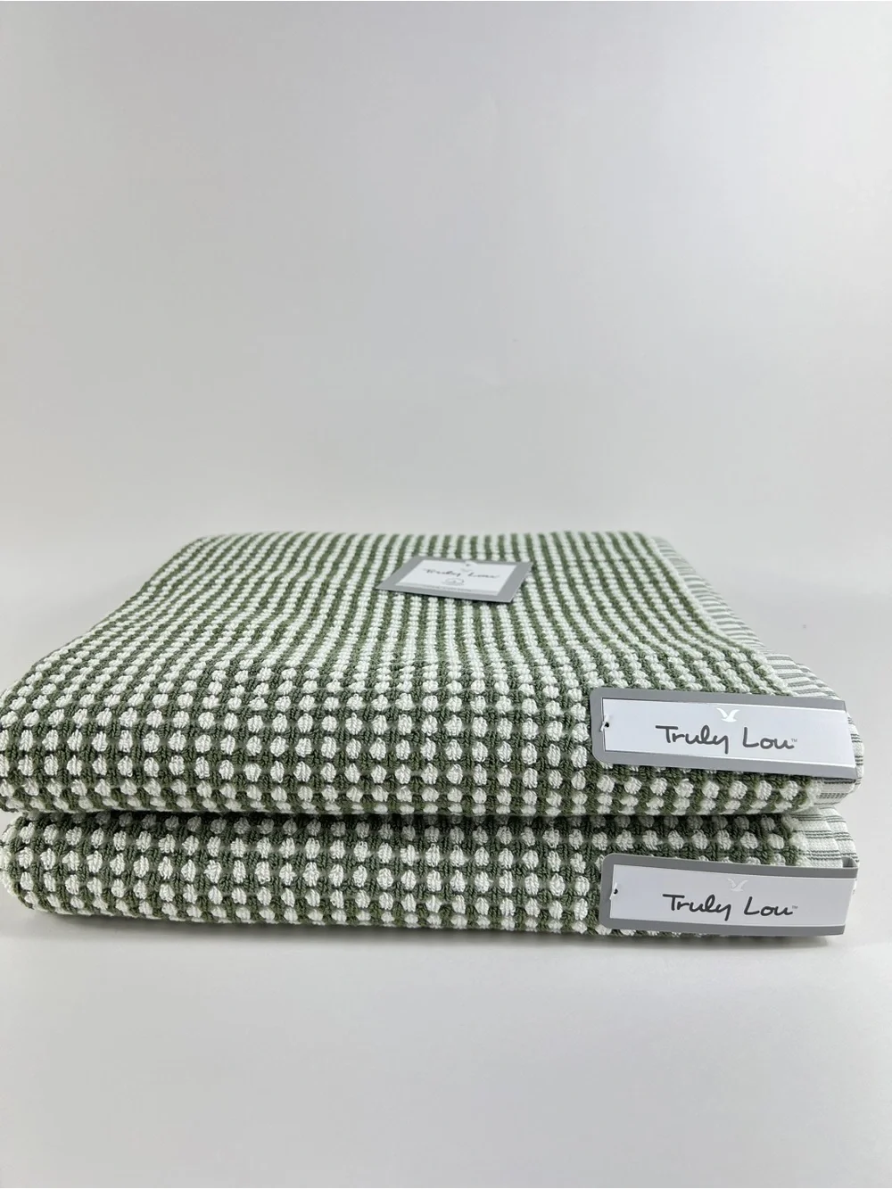 Truly Lou Bath Towels Sage Green and White Dotted Stripes Soft Cotton 2 Pc NEW